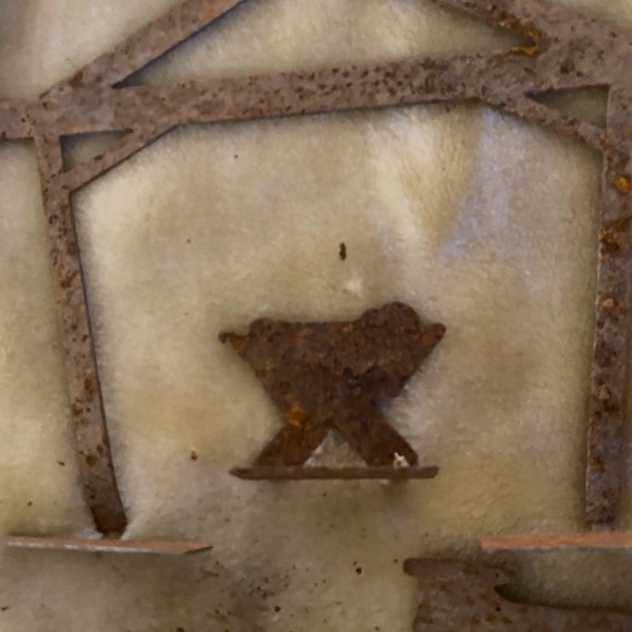 Rustic Manger - Picture 2 of 2